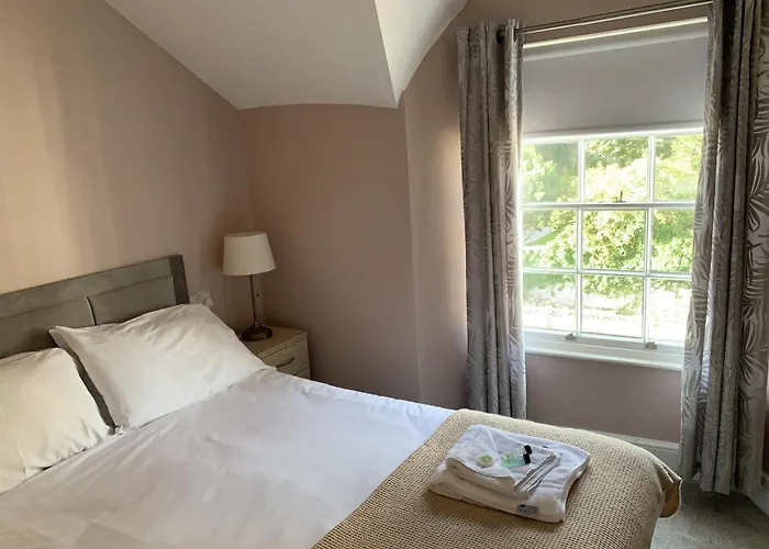 Seaclyffe Hotel Ltd