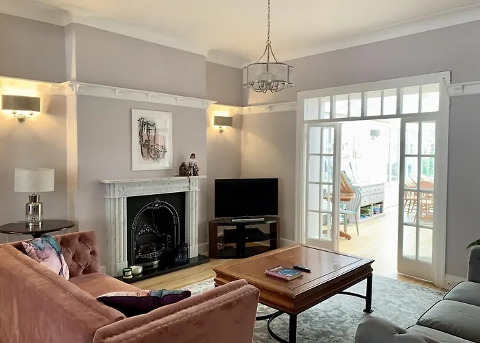 Seaclyffe Hotel Ltd